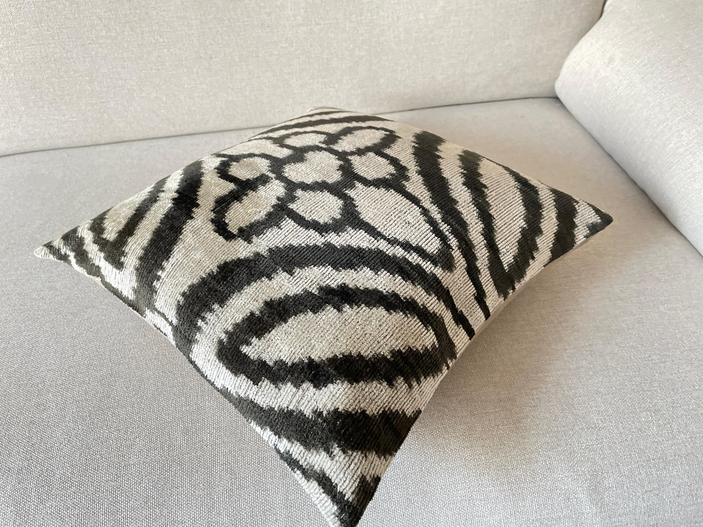 Ikat Velvet silk cushion 40x40cm.