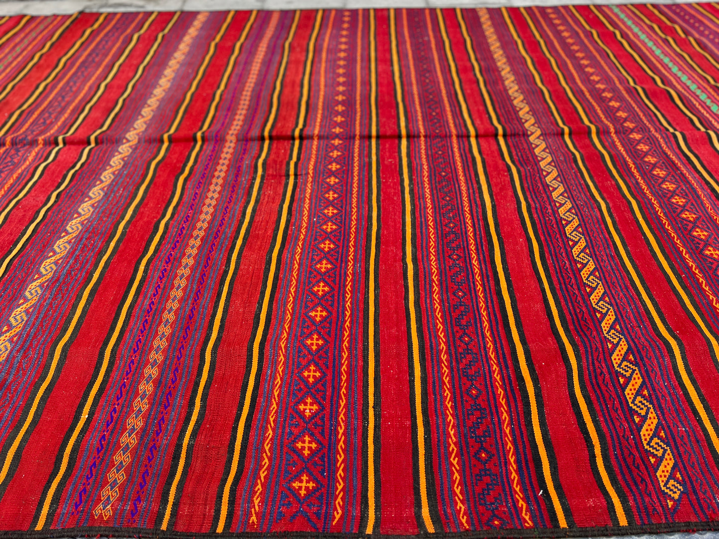 Afghan vintage Kilim.