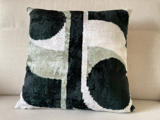 Velvet silk cushion 50x50cm.