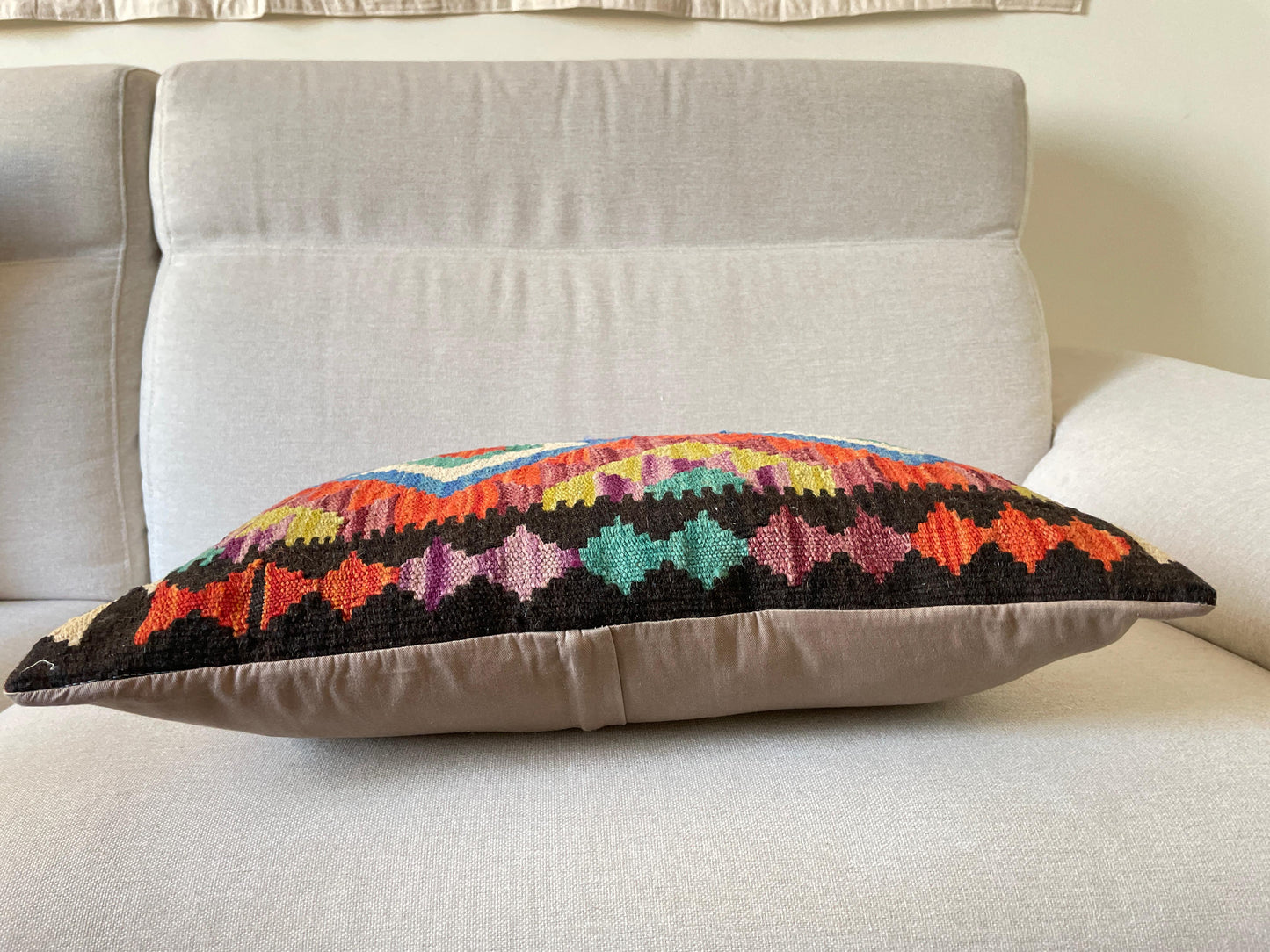 Hand woven Kilim cushion cover (60x40cm)