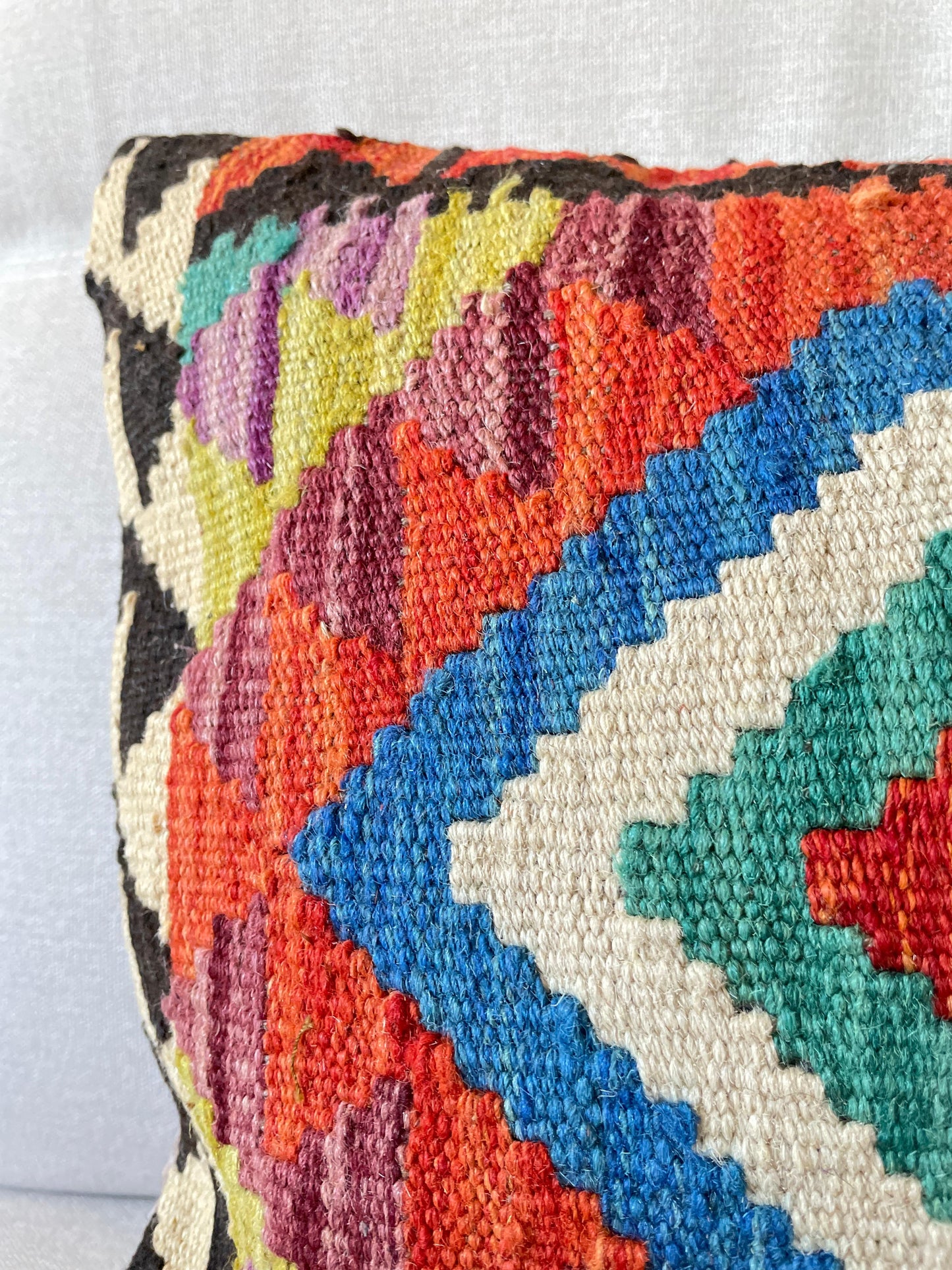 Hand woven Kilim cushion cover (60x40cm)