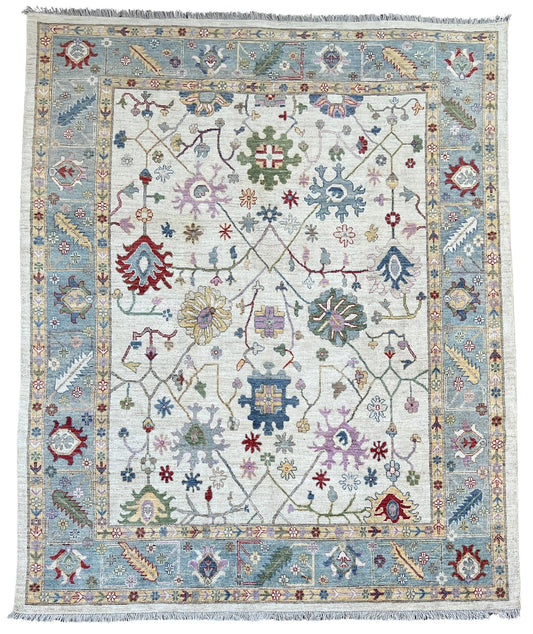 Oriental Stunning Hand knotted Rug.