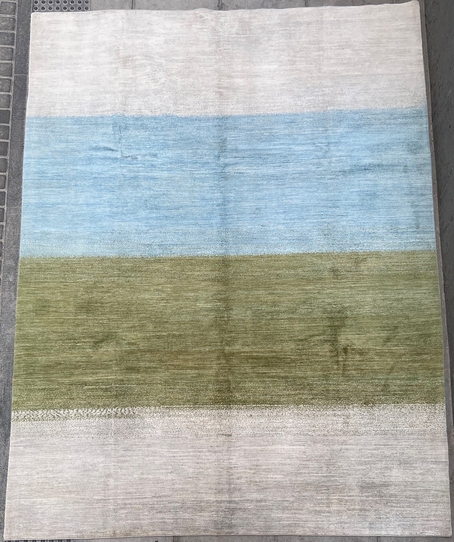 Stunning Modern Rug