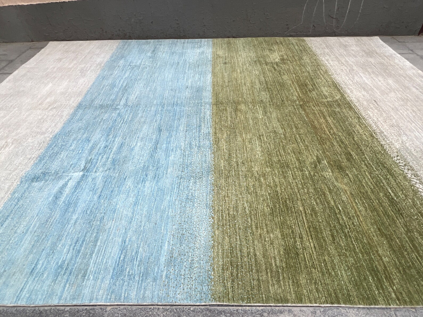 Stunning Modern Rug