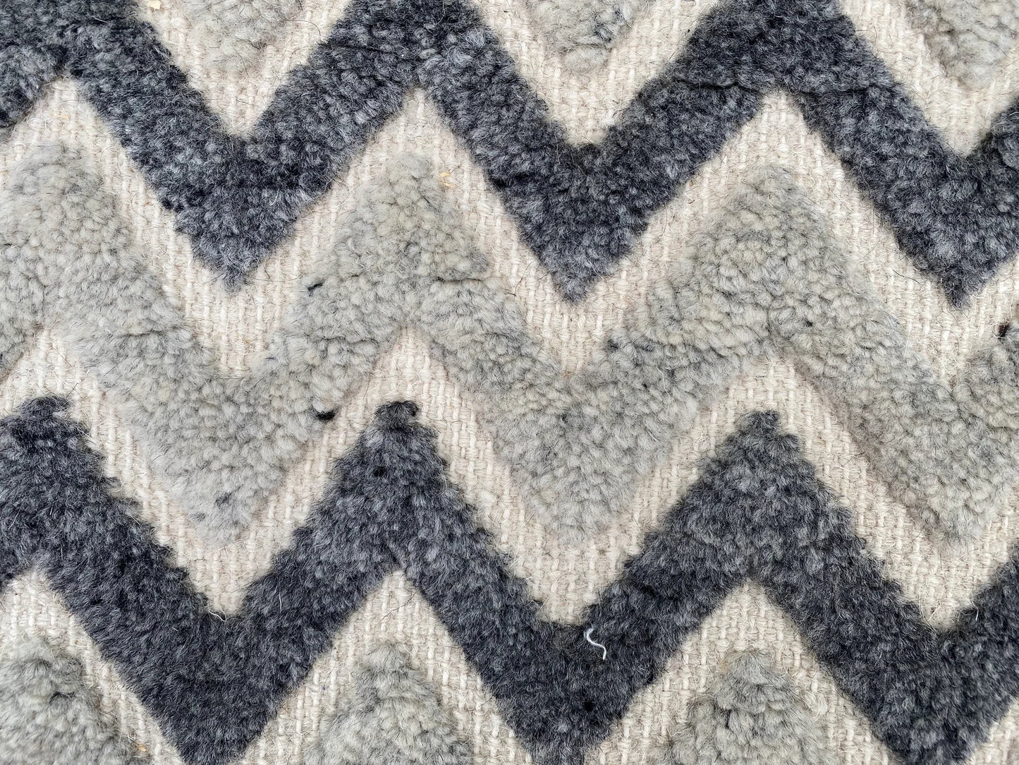 Modern ZigZag Design Rug.