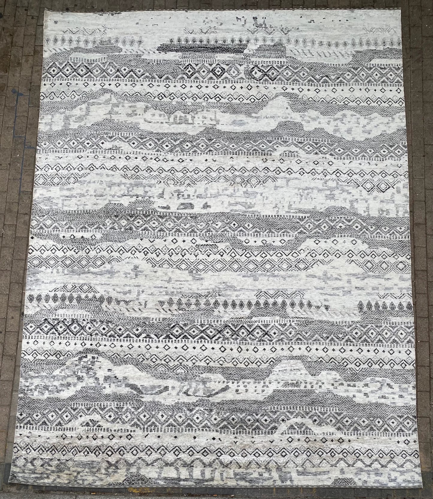 Modren Design Rug.