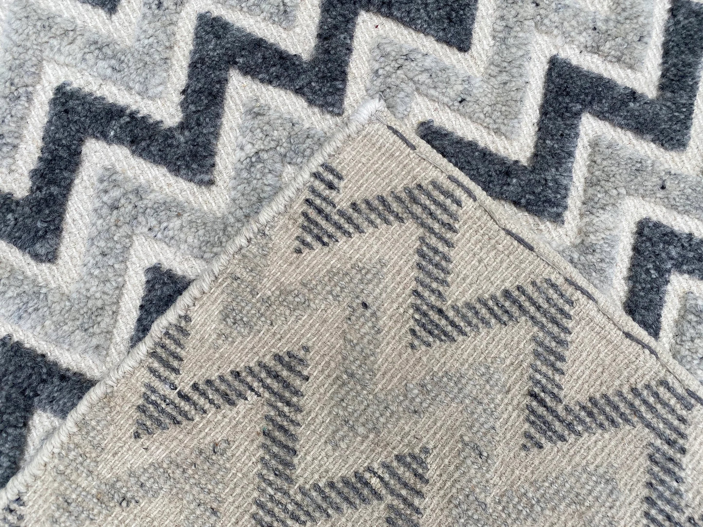 Modern ZigZag Design Rug.